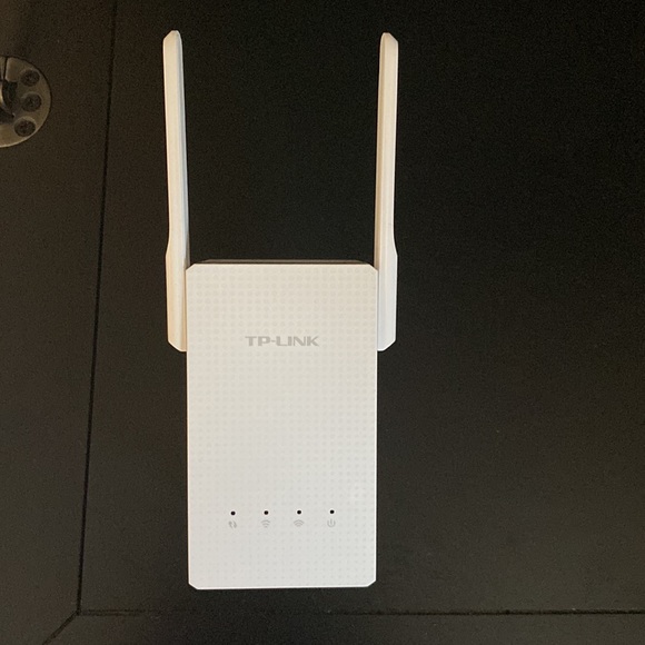 TPlink Wifi Wxtender with Ethernet port - Picture 2 of 2